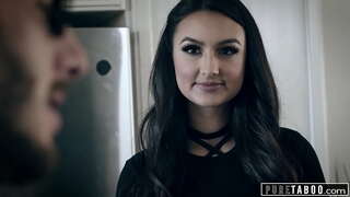 Eliza Ibarra အကြောင်းရှေ့နေလိုအပ်ချက်များကိုတှ